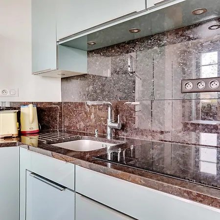 Elegant & Spacieux - 3br-6p - Republiq Apartment